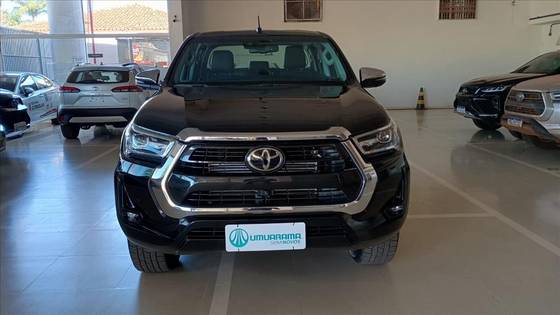 TOYOTA HILUX 2.8 D-4D TURBO DIESEL CD SRX 4X4 AUTOMÁTICO TOYOTA HILUX 2.8 D-4D TURBO DIESEL CD SRX 4X4 AUTOMÁTICO
